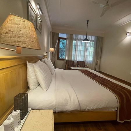 Hotel Willow Banks - Boutique 4 Star Hotel On The Mall Road שימלה מראה חיצוני תמונה