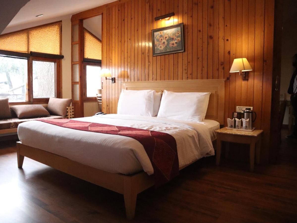 Hotel Willow Banks - Boutique 4 Star Hotel On The Mall Road שימלה מראה חיצוני תמונה