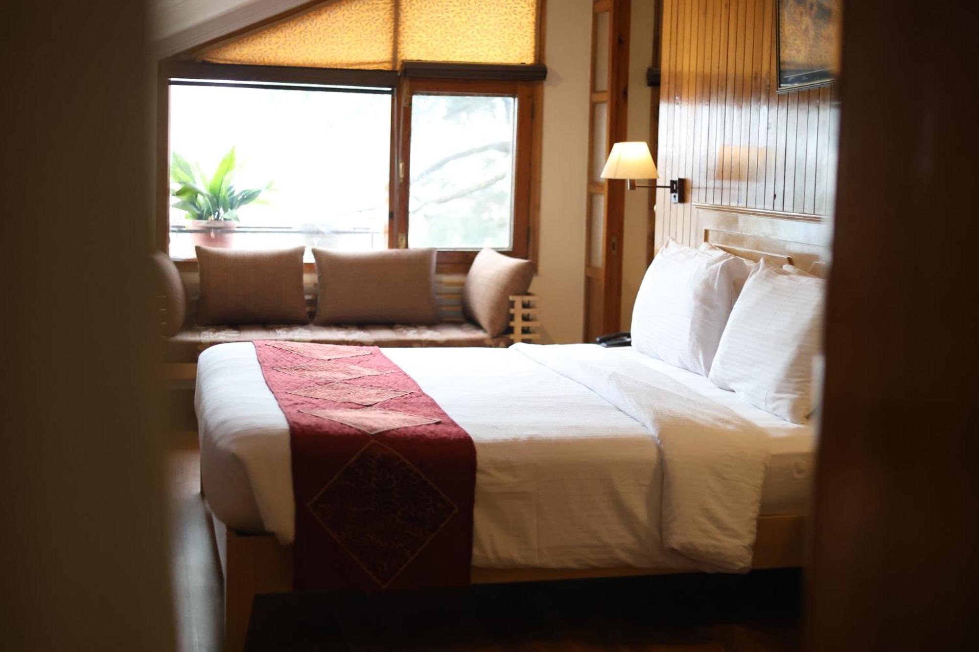 Hotel Willow Banks - Boutique 4 Star Hotel On The Mall Road שימלה מראה חיצוני תמונה