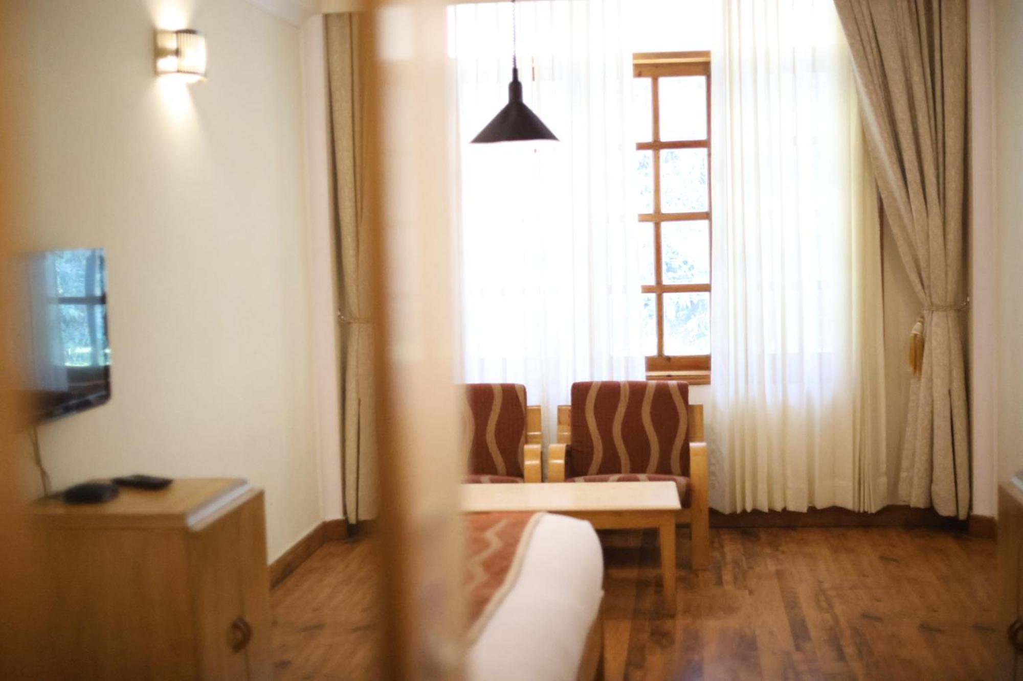 Hotel Willow Banks - Boutique 4 Star Hotel On The Mall Road שימלה מראה חיצוני תמונה