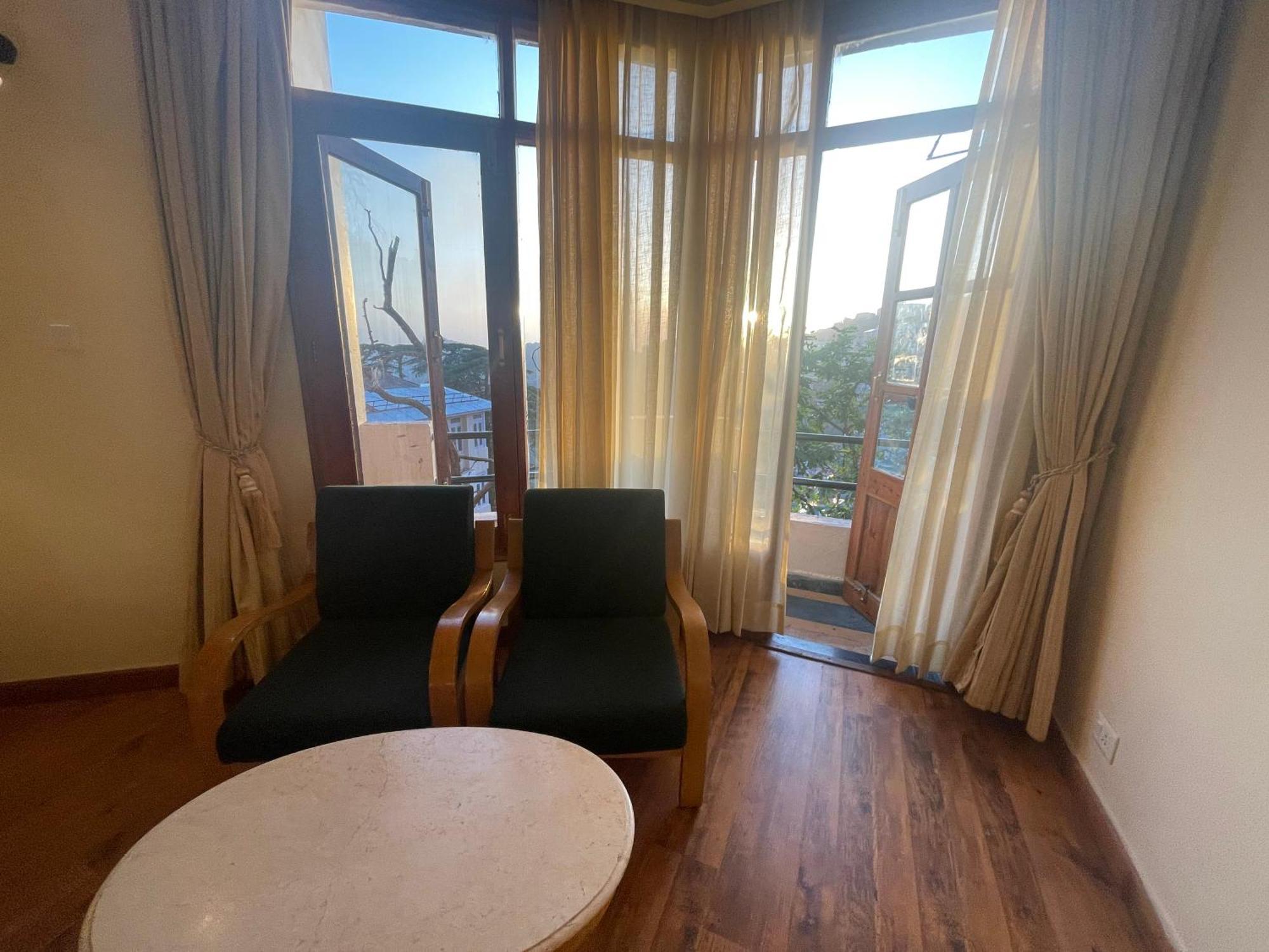 Hotel Willow Banks - Boutique 4 Star Hotel On The Mall Road שימלה מראה חיצוני תמונה